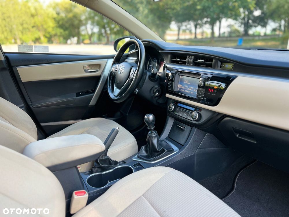 Toyota Corolla 1.6 Premium - 28