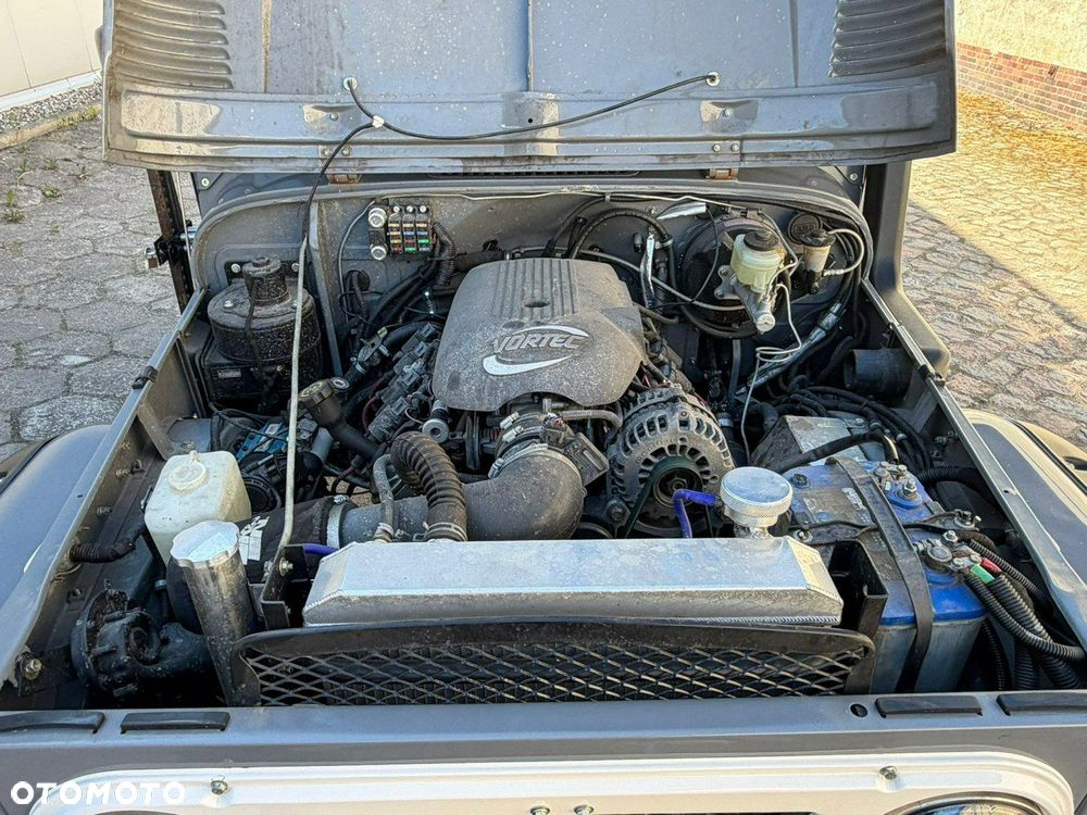 Toyota FJ - 11