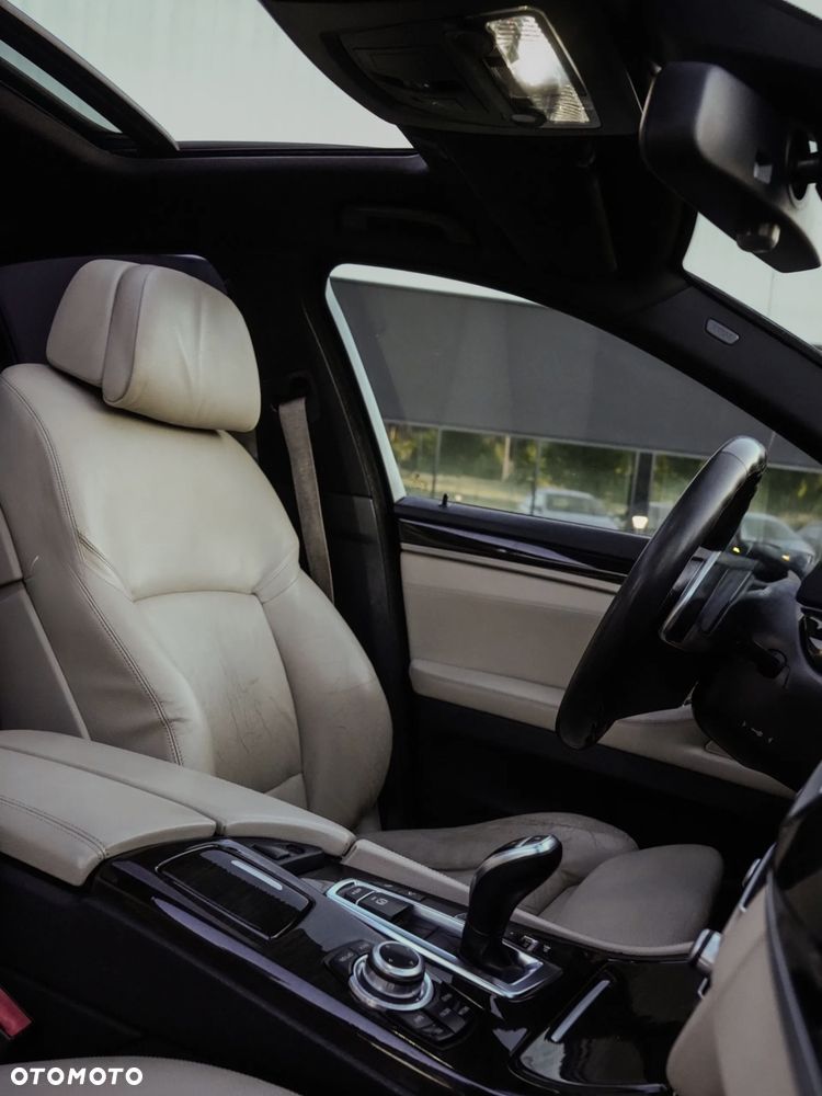 BMW Seria 5 535d xDrive - 13