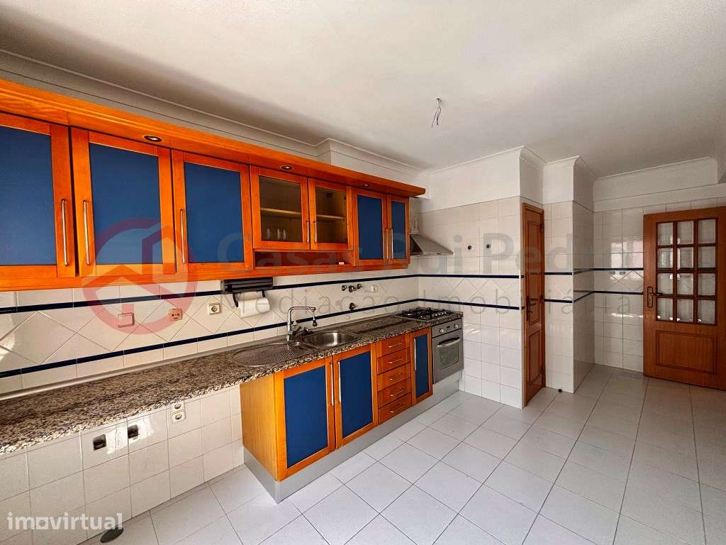 Apartamento T3 com parqueamento em Santa Marta do Pinhal, Corroios - Grande imagem: 4/33