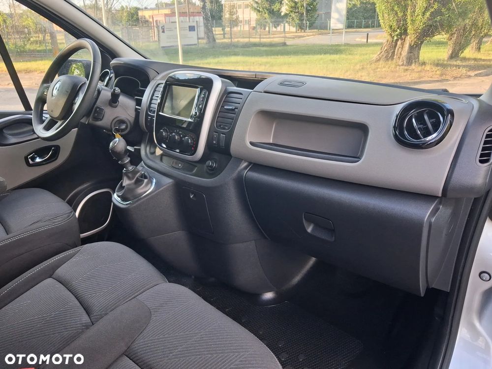 Renault Trafic - 12