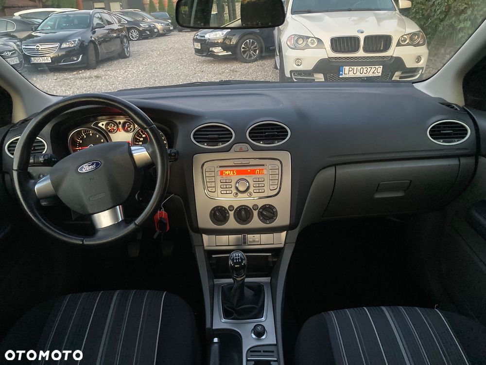 Ford Focus 1.6 16V Ambiente - 11
