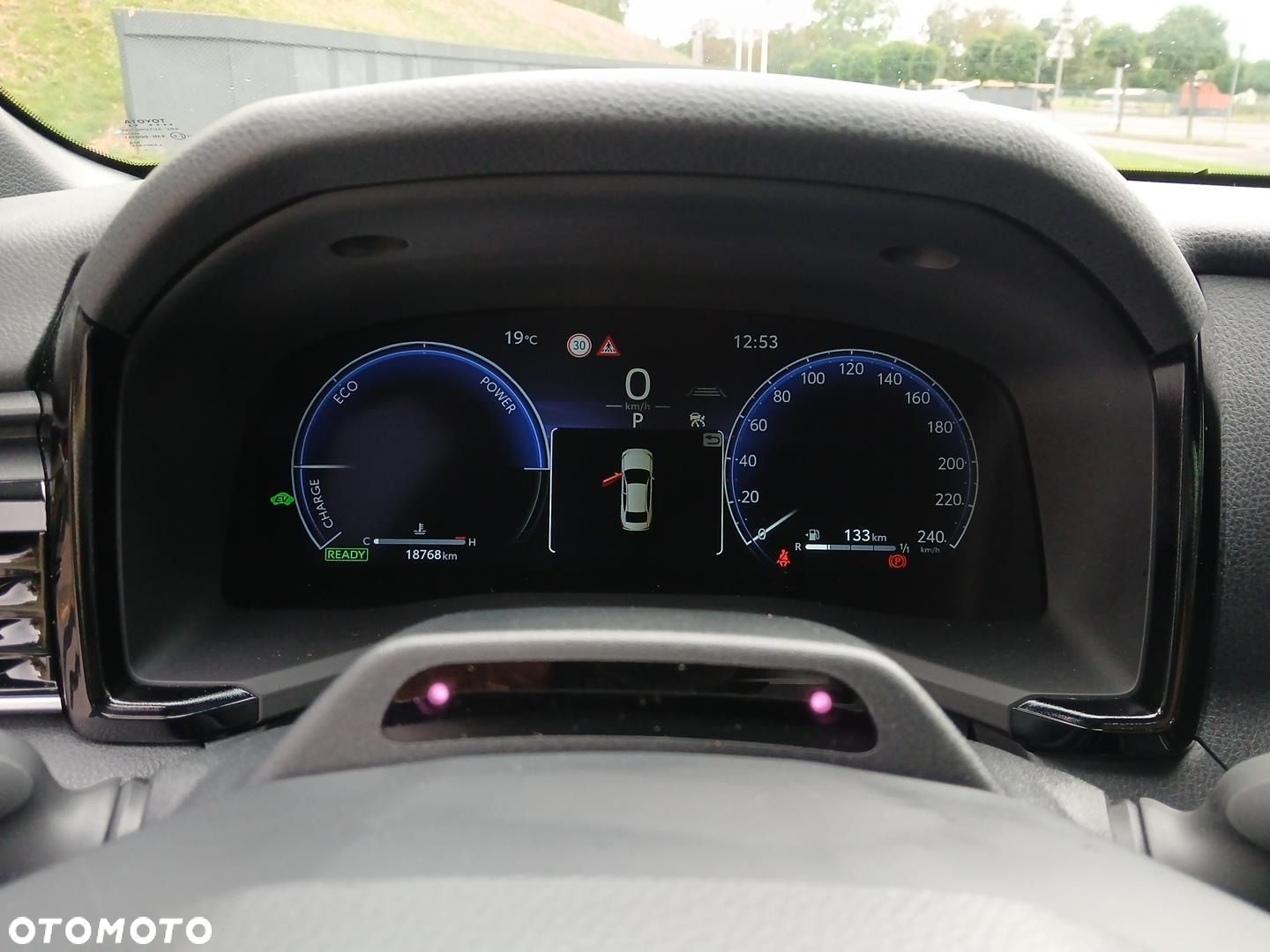 Toyota Camry - 33