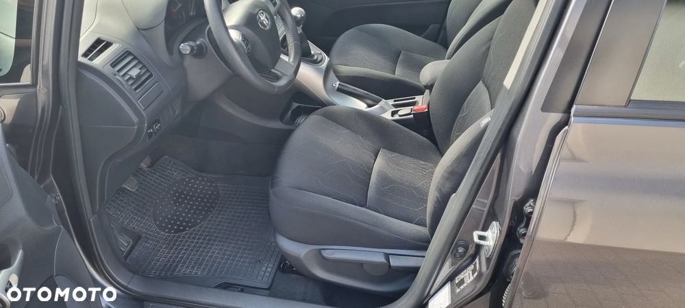 Toyota Auris - 5