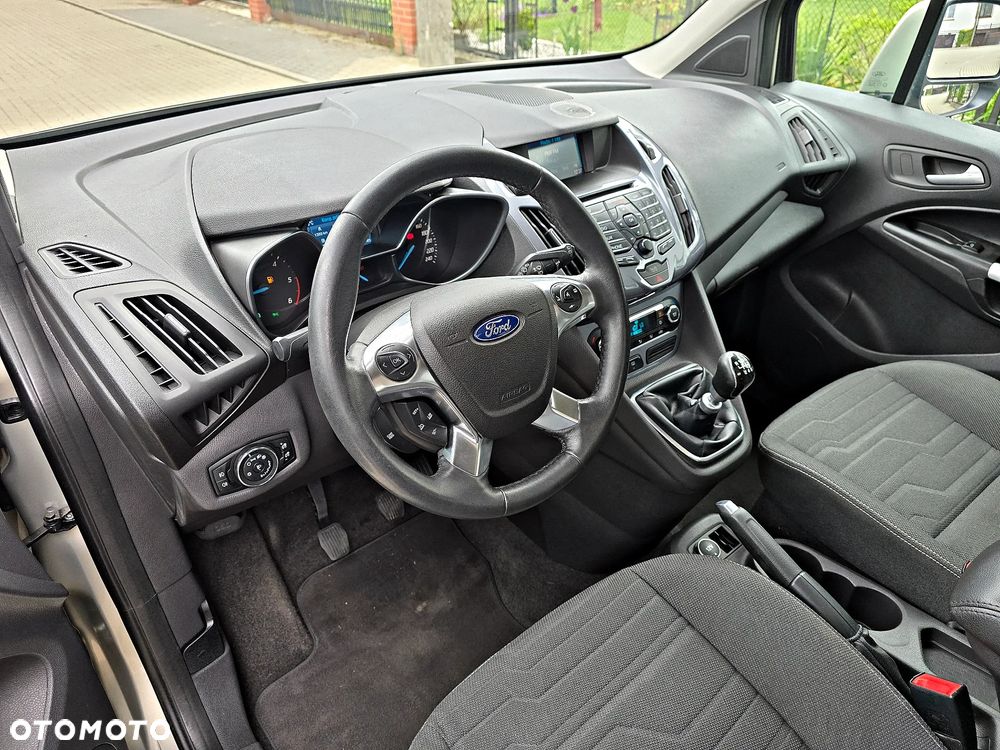 Ford Tourneo Connect Grand - 31