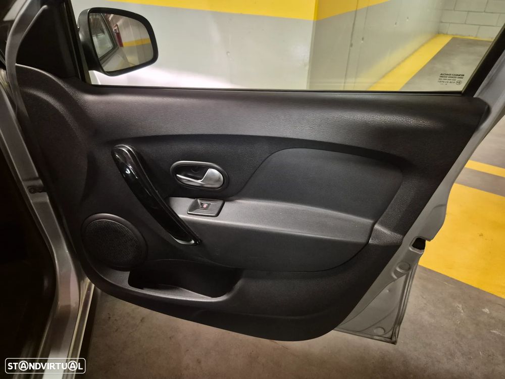 Dacia Sandero 0.9 TCe Stepway - 36