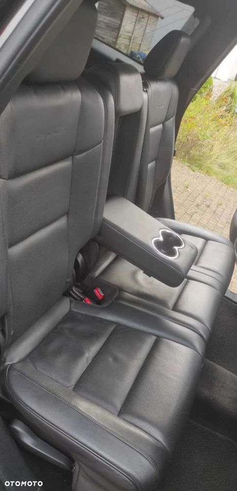 Jeep Grand Cherokee - 38