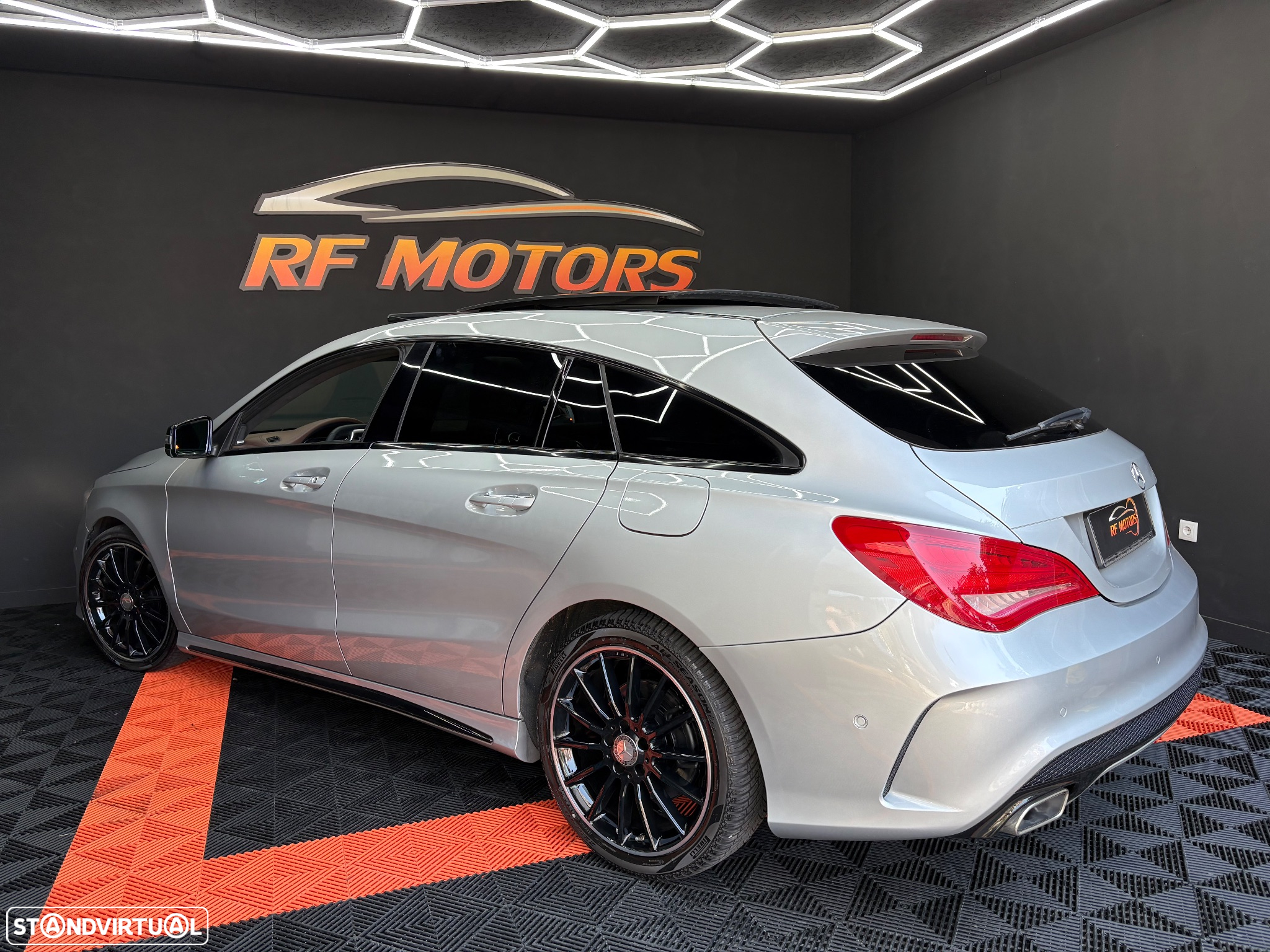 Mercedes-Benz CLA 220 d Shooting Brake AMG Line Aut. - 32