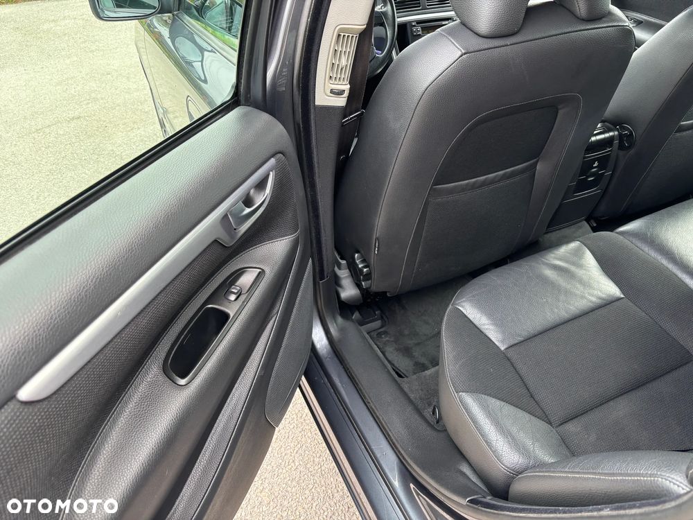 Volvo V70 2.4 Momentum - 18