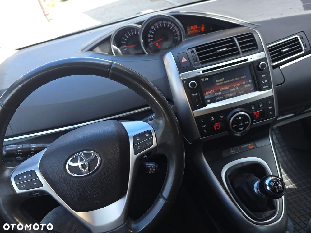 Toyota Verso 1.8 Prestige 7os - 9