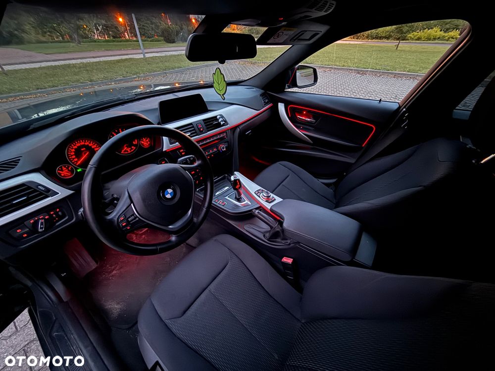 BMW Seria 3 318d - 1