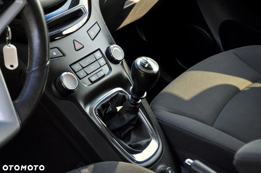 Chevrolet Orlando - 35