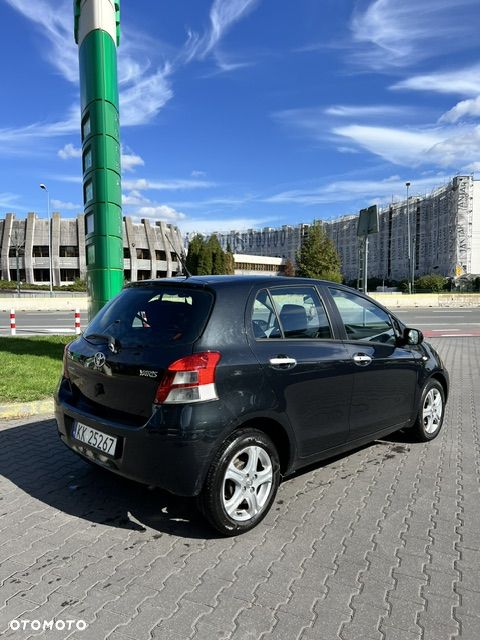 Toyota Yaris - 16