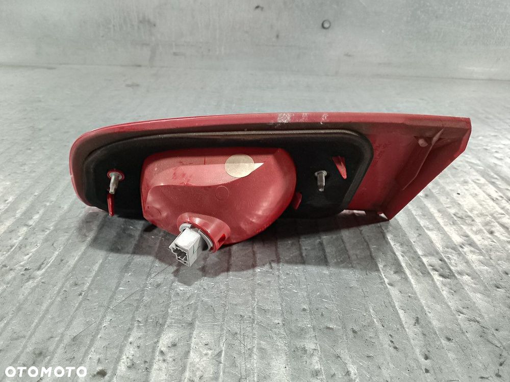LAMPA TYLNA LEWA W KLAPE MAZDA 2 ( 03-07 ) 2NE964835-01 - 4