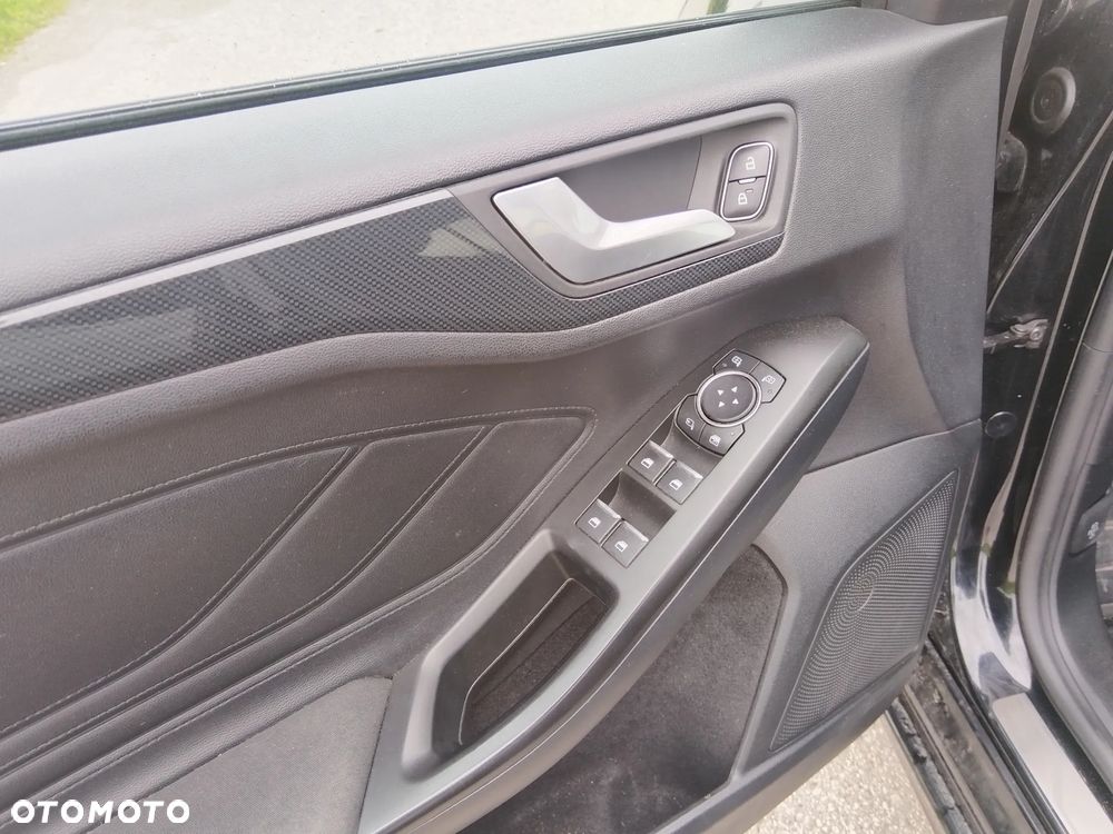 Ford Focus 1.5 EcoBlue Start-Stopp-System ST-LINE - 31
