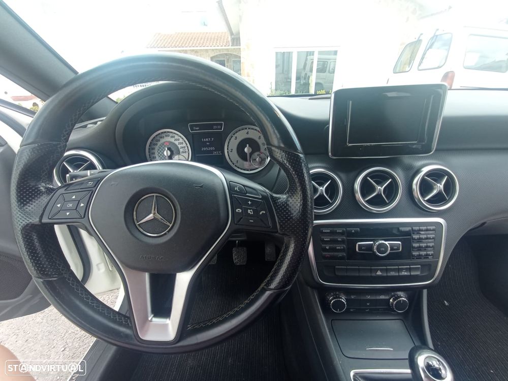 Mercedes-Benz A 180 CDI (BlueEFFICIENCY) Urban - 11