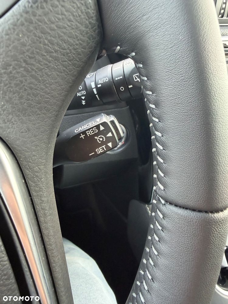 Toyota Auris 1.8 Executive - 11