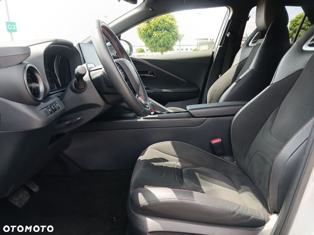 Toyota C-HR - 11