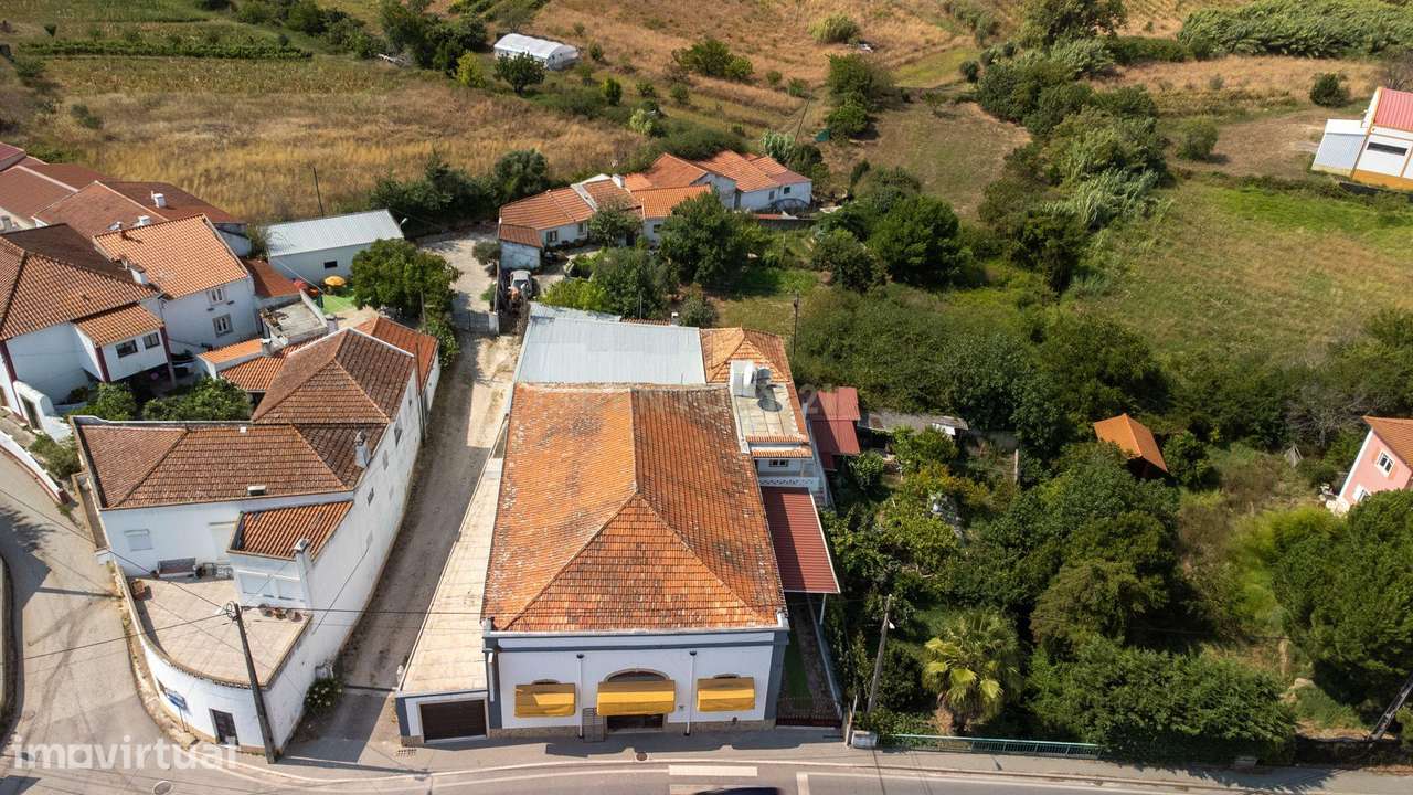 Oportunidade Única em Torres Vedras: Armazém com grande Potencial - Grande imagem: 3/26