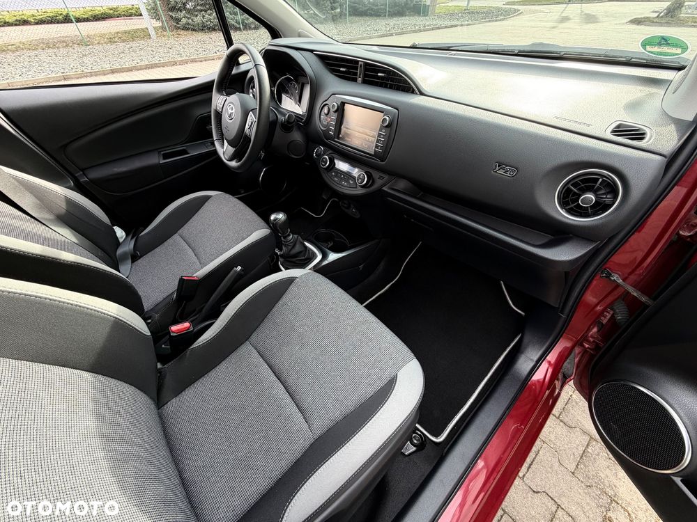 Toyota Yaris 1.5 Premium - 34