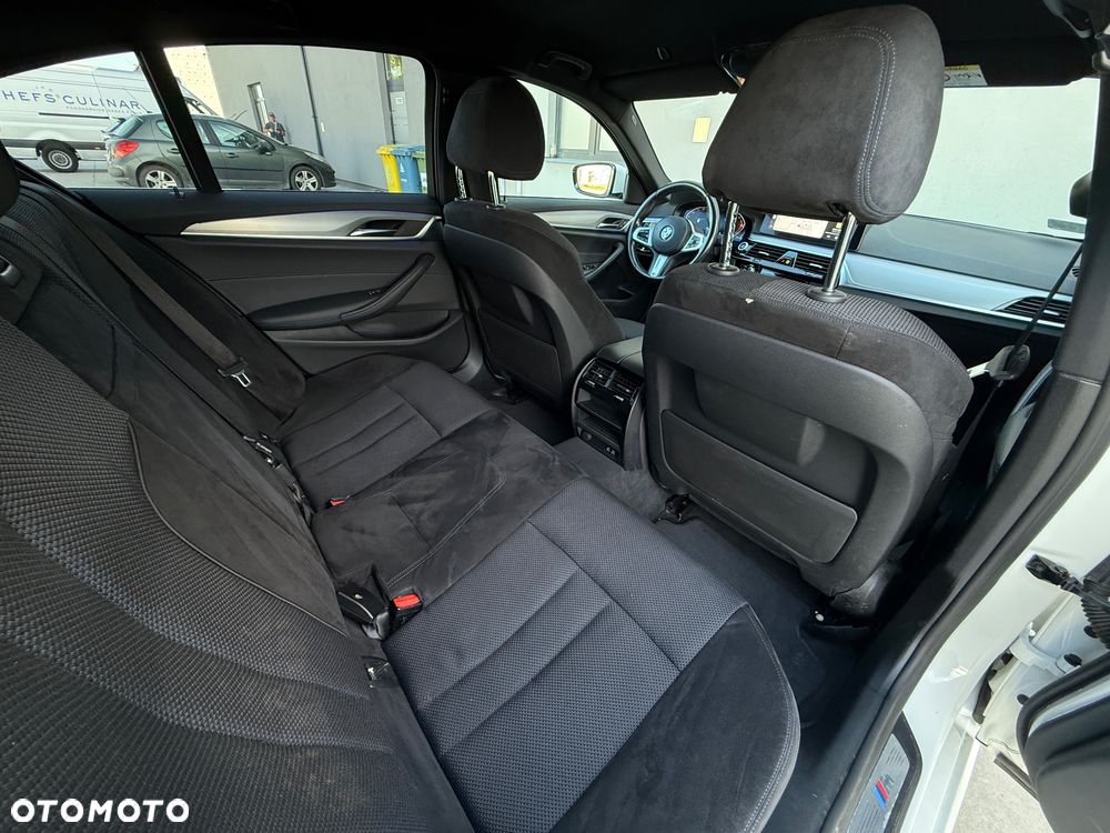 BMW Seria 5 520d xDrive mHEV M Sport sport - 39