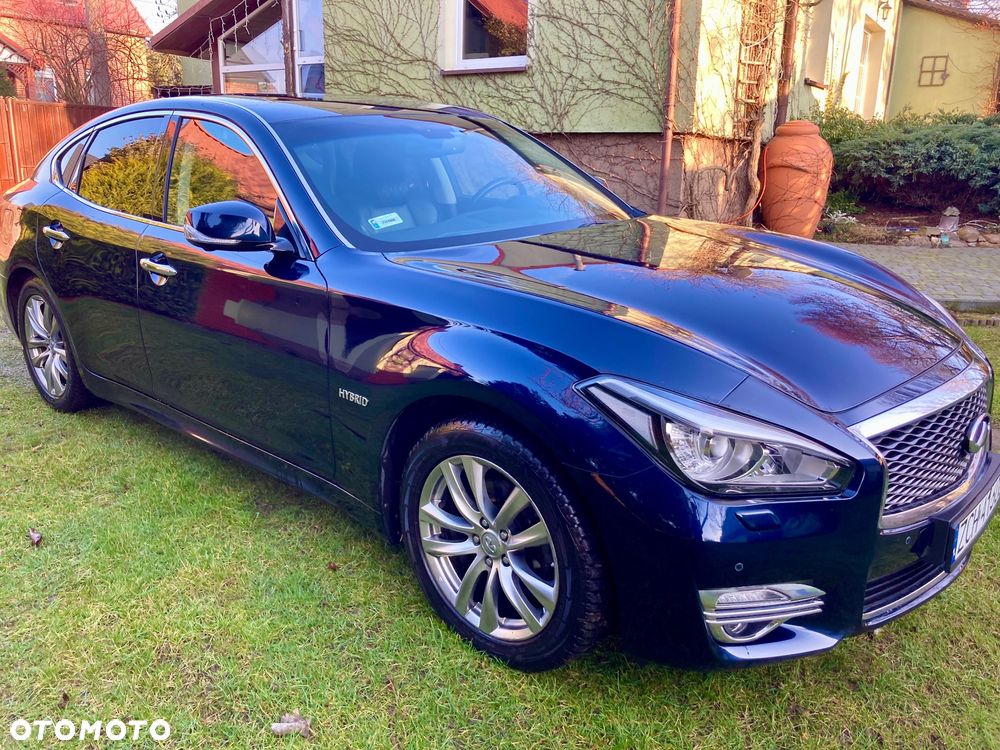 Infiniti Q70 - 3