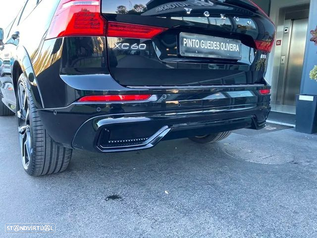 Volvo XC 60 2.0 B5 R-Design AWD - 11