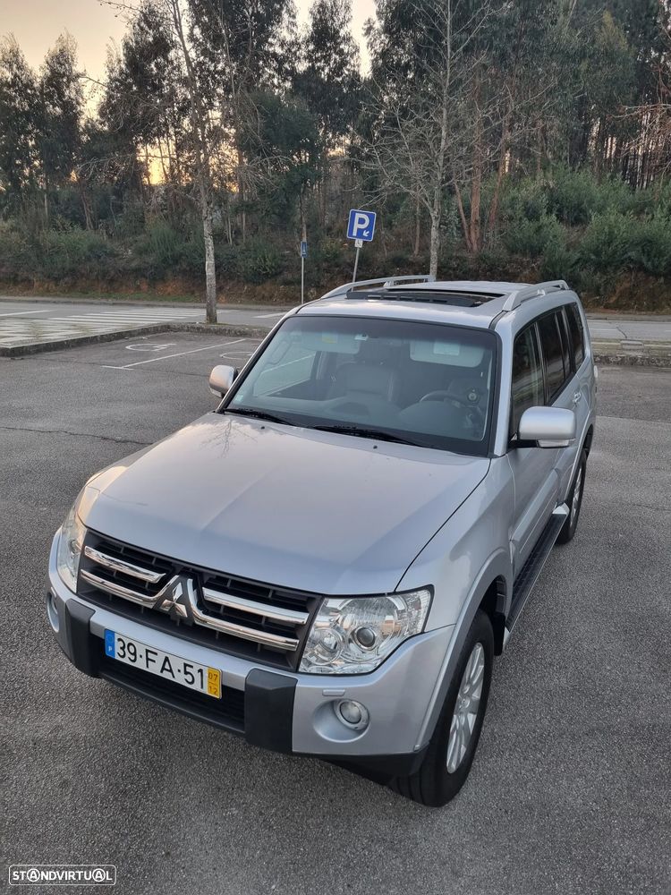 Mitsubishi Pajero - 24