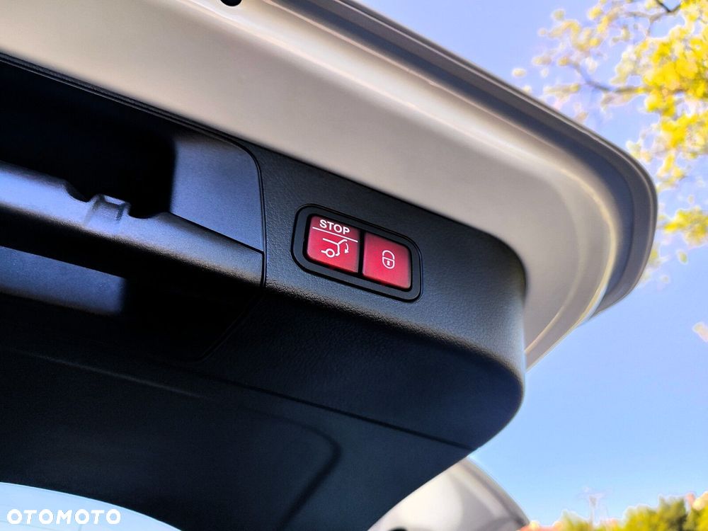 Mercedes-Benz GLB - 40