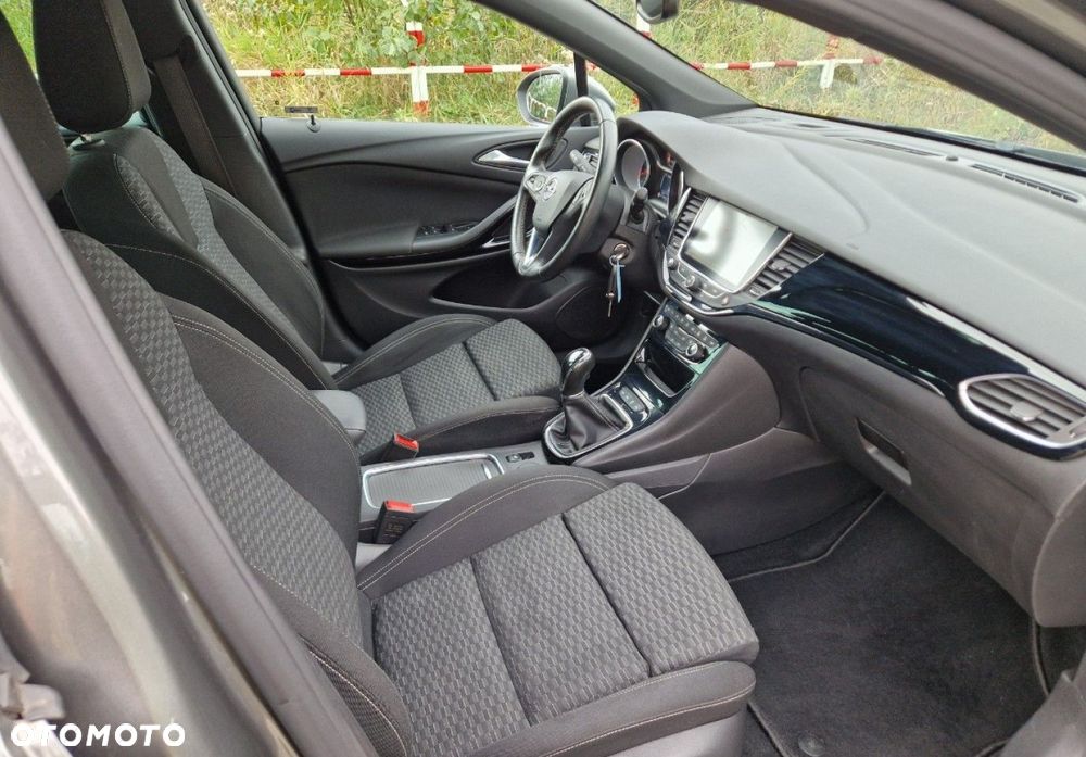 Opel Astra 1.4 Turbo Dynamic - 32