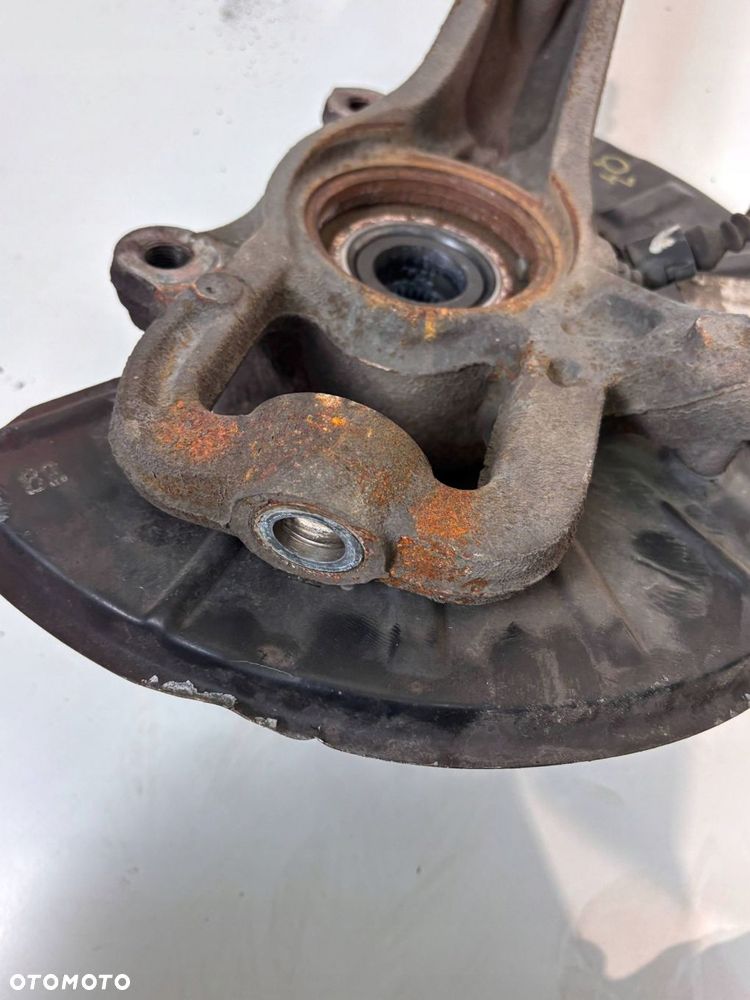 Zwrotnica Piasta koła przedniego Przód Prawa Audi Q7 4L 7L0 402 258 A - 9
