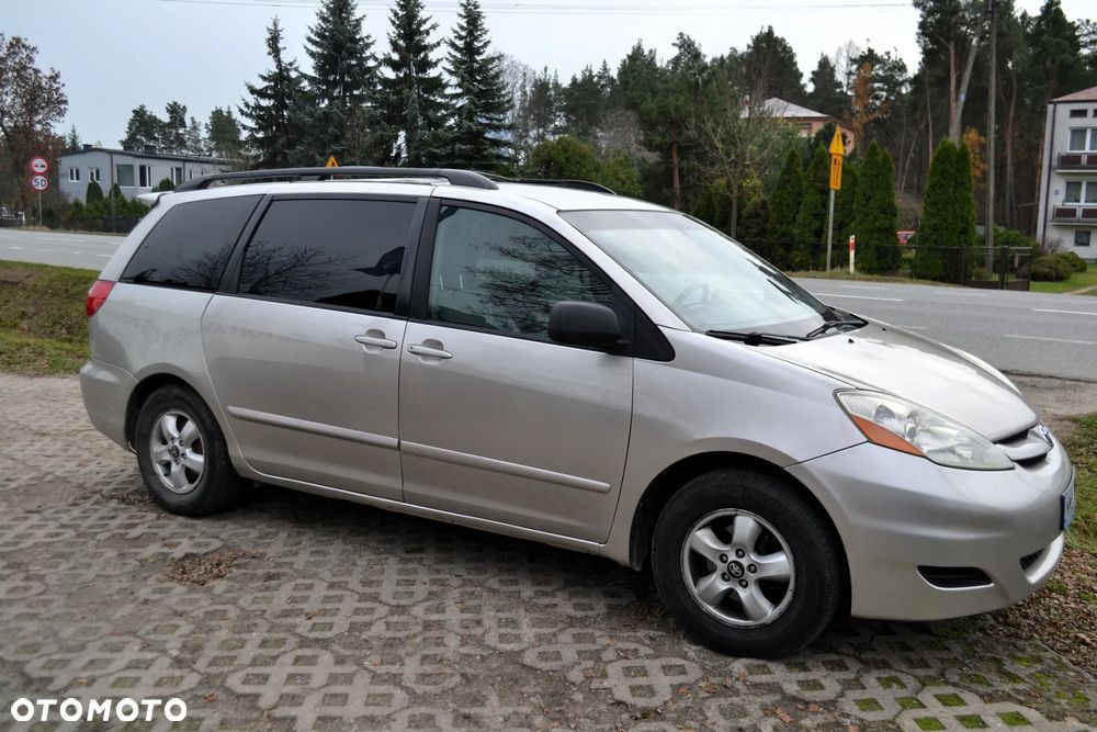 Toyota Sienna 3.3 LE AWD - 14