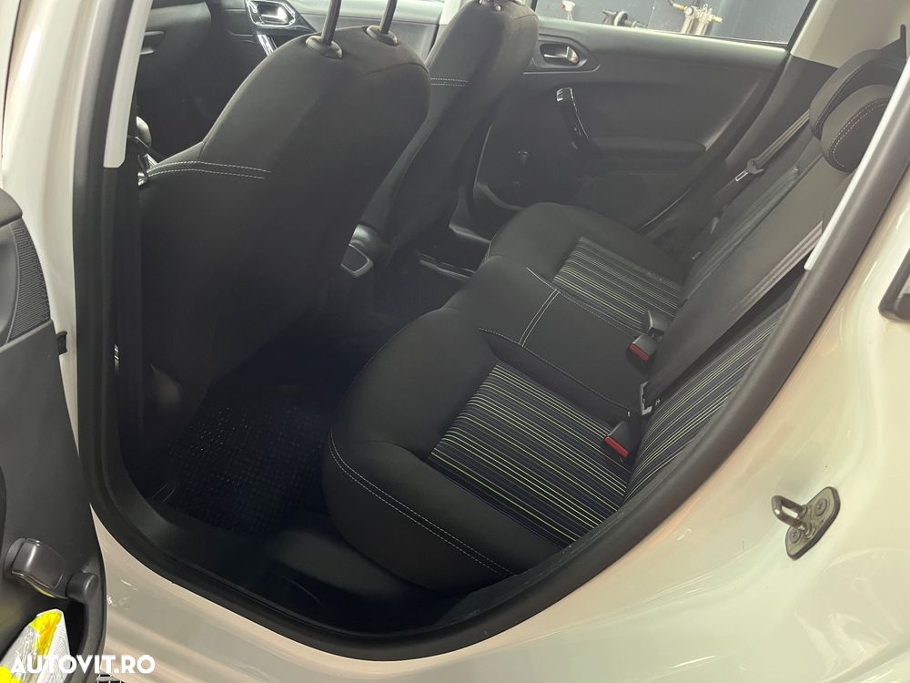 Peugeot 208 PureTech 82 Start & Stop Style - 7