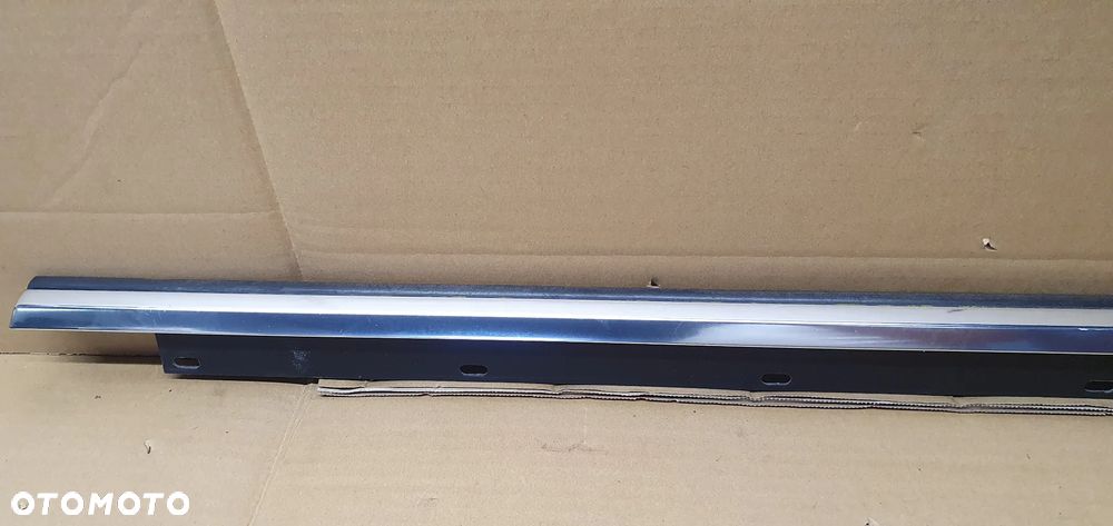 Listwa zgarniająca chrom drzwi lewy tył Audi A8 D3 4E0853763D - 2