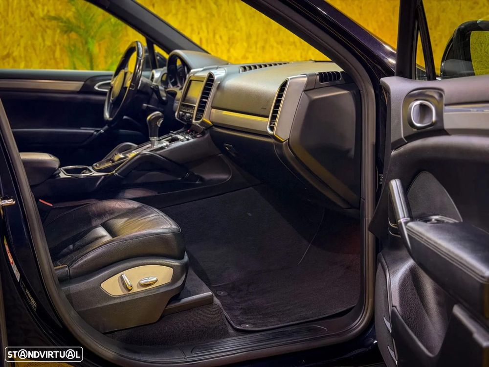 Porsche Cayenne 3.0 V6 - 4