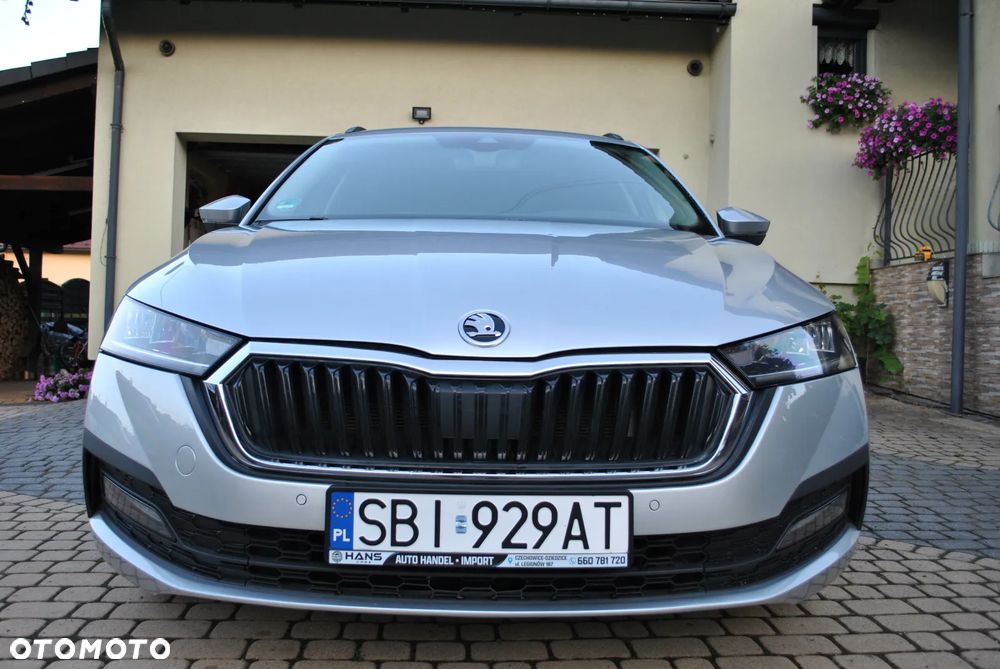Skoda Octavia 2.0 TDI DSG Ambition - 1