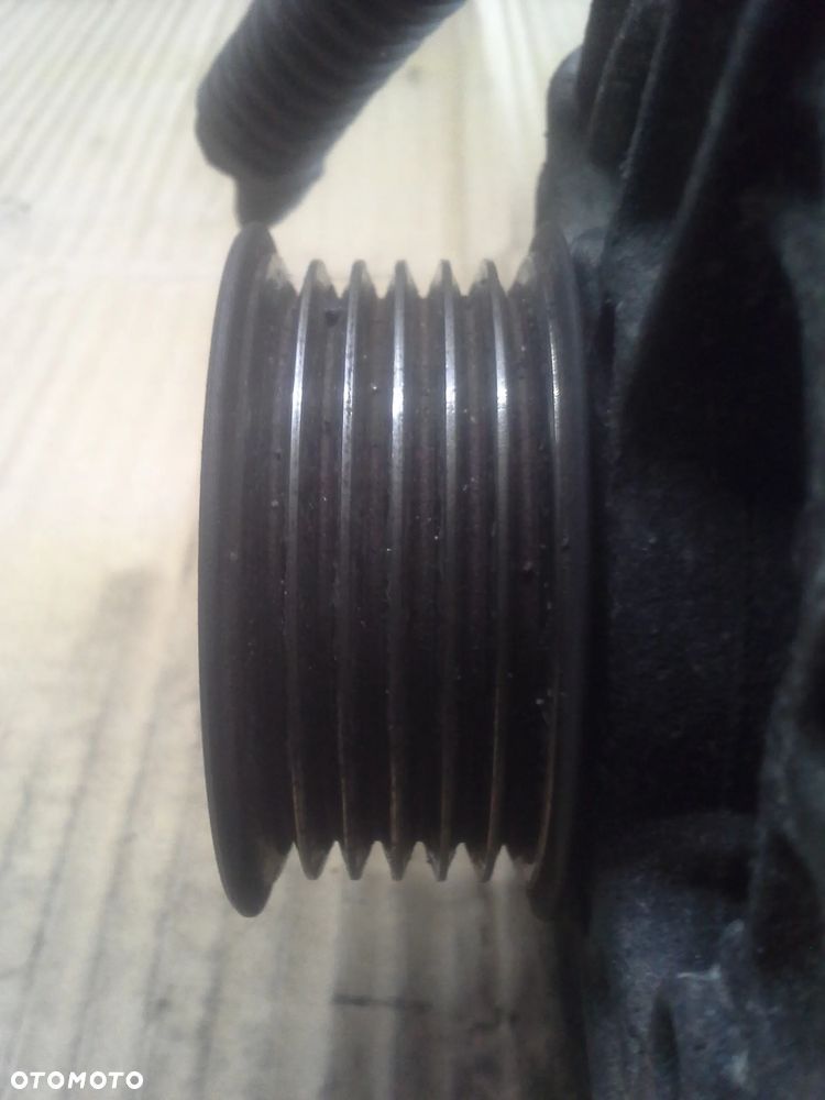 Alternator Toyota Corolla E12 1.4 VVT-i 0124315024 Bosch - 2