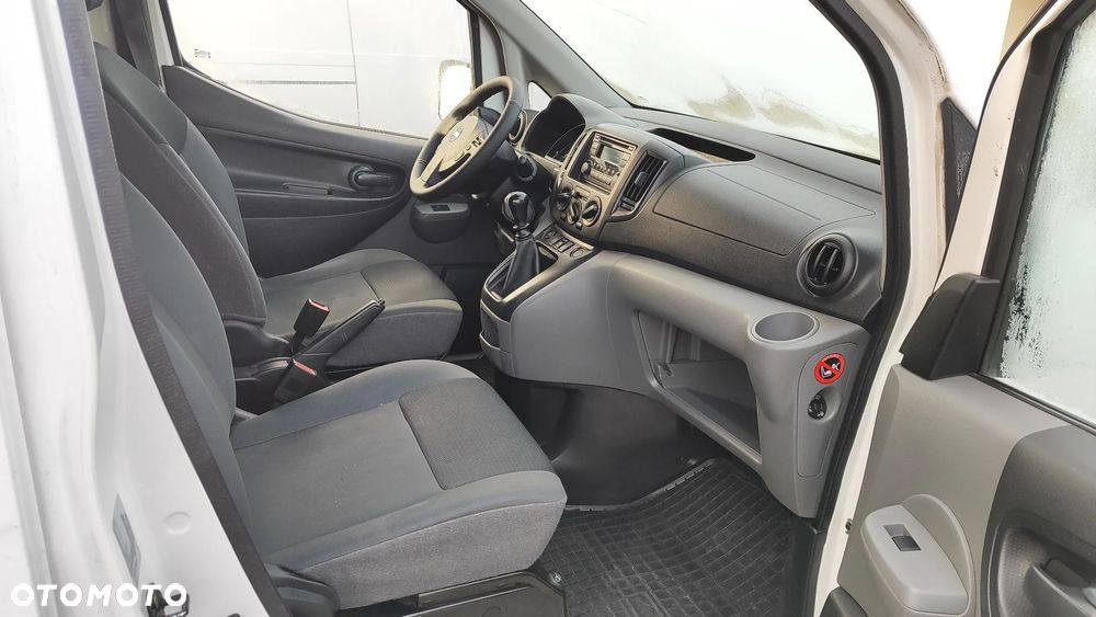 Nissan NV 200 - 16