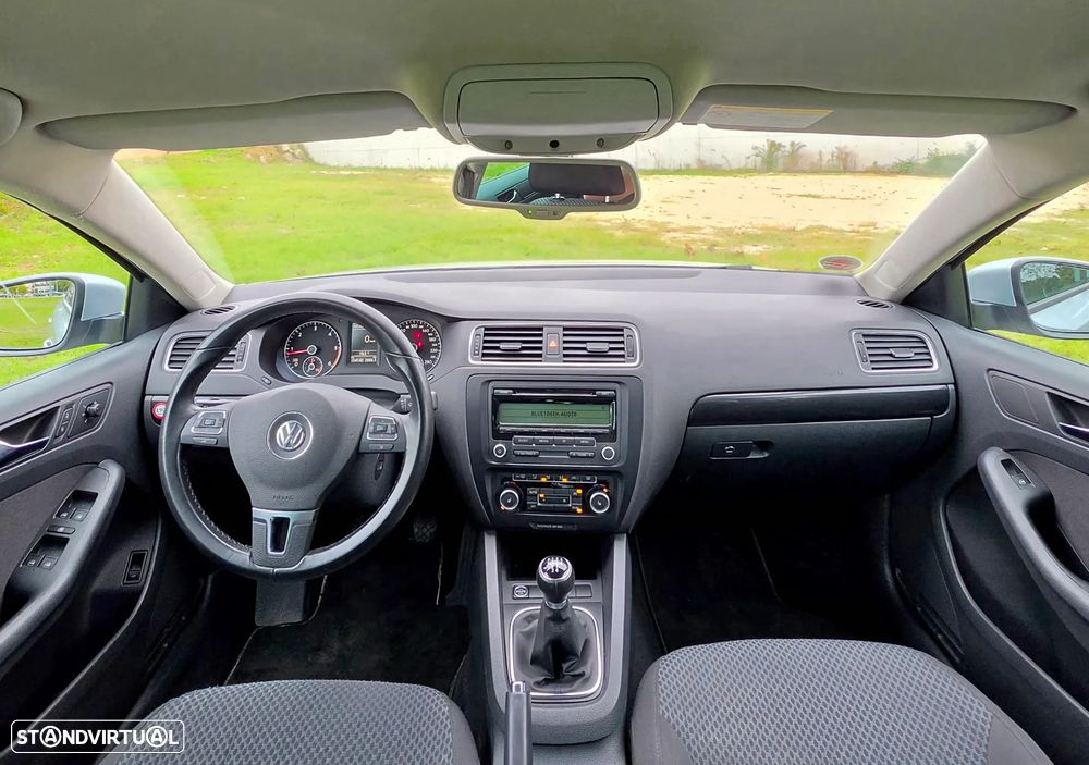 VW Jetta 1.6 TDi Trendline - 12