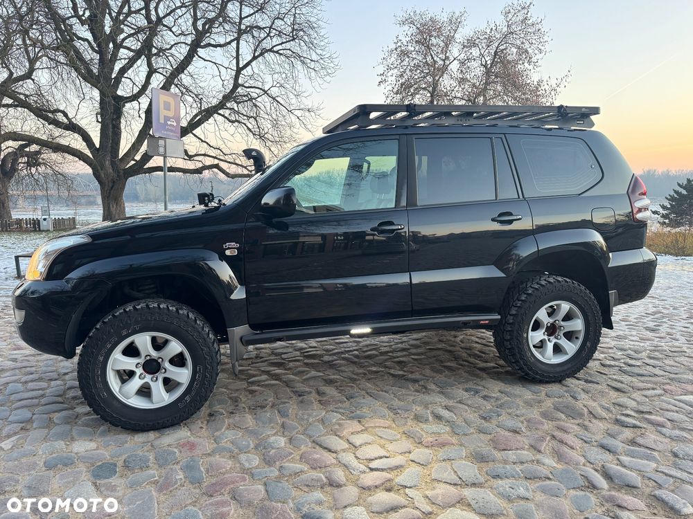 Toyota Land Cruiser - 17