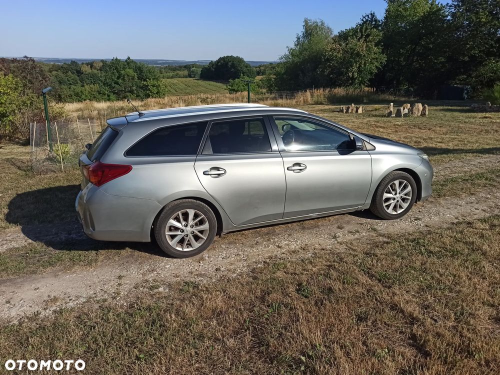 Toyota Auris 1.6 Premium MS - 7