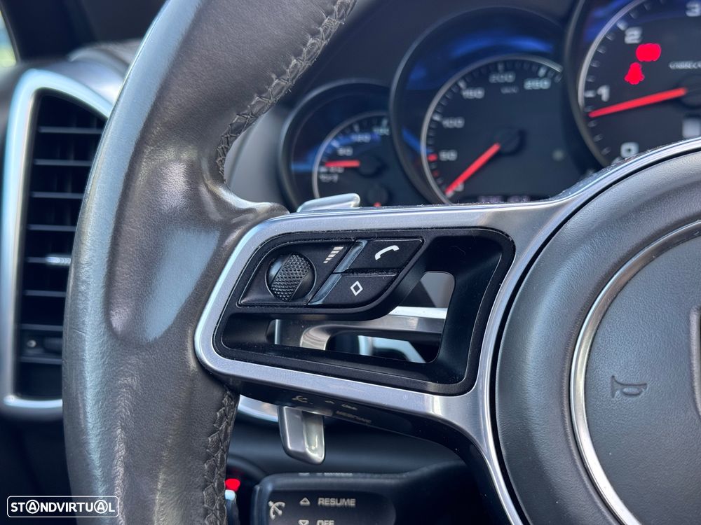 Porsche Cayenne - 15