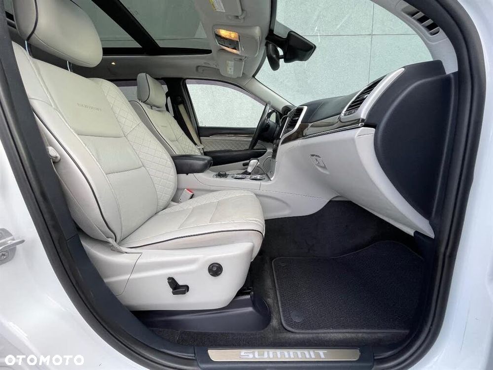 Jeep Grand Cherokee 5.7 V8 HEMI Summit - 24
