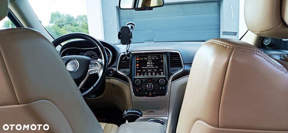 Jeep Grand Cherokee - 17