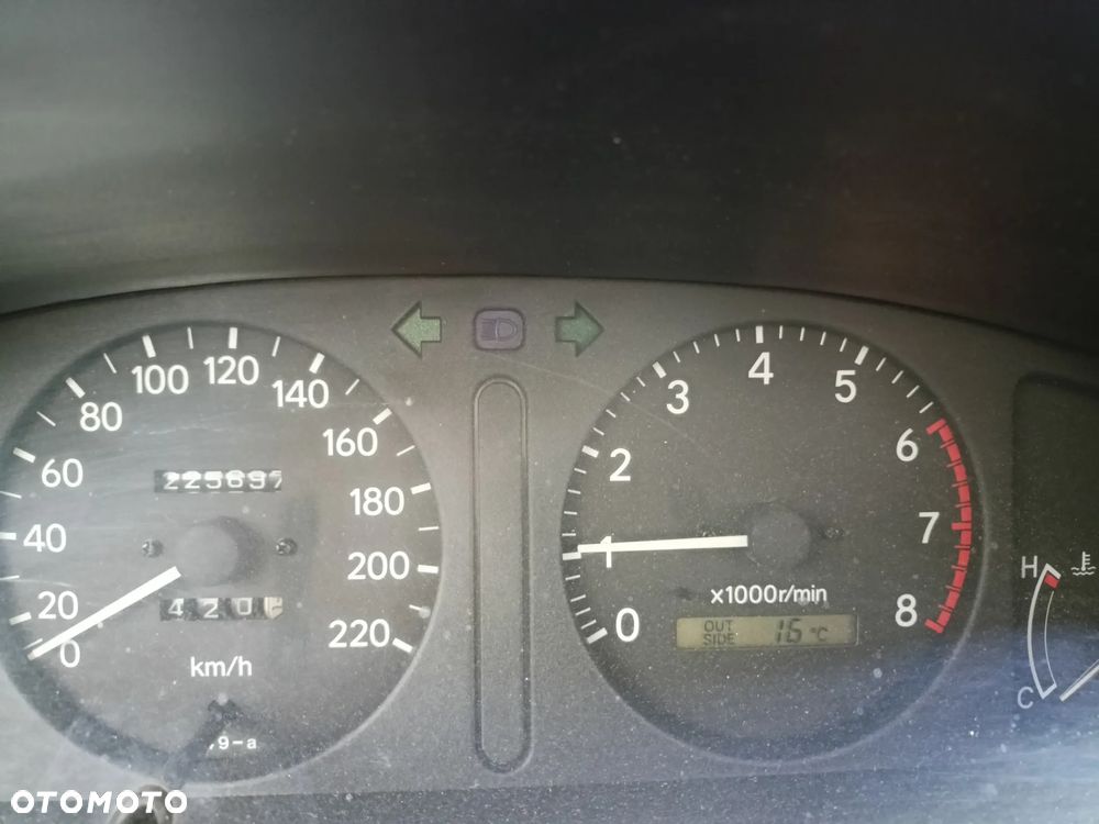 Toyota Corolla - 13