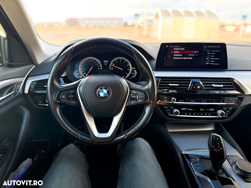 BMW Seria 5 530i AT - 13