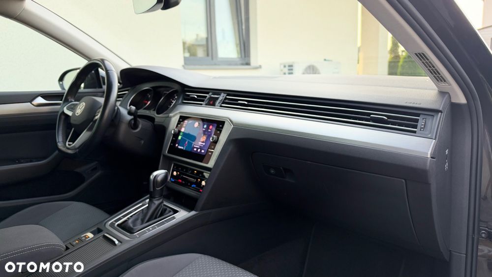 Volkswagen Passat - 28