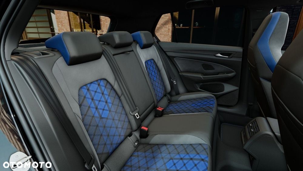 Volkswagen Golf - 22