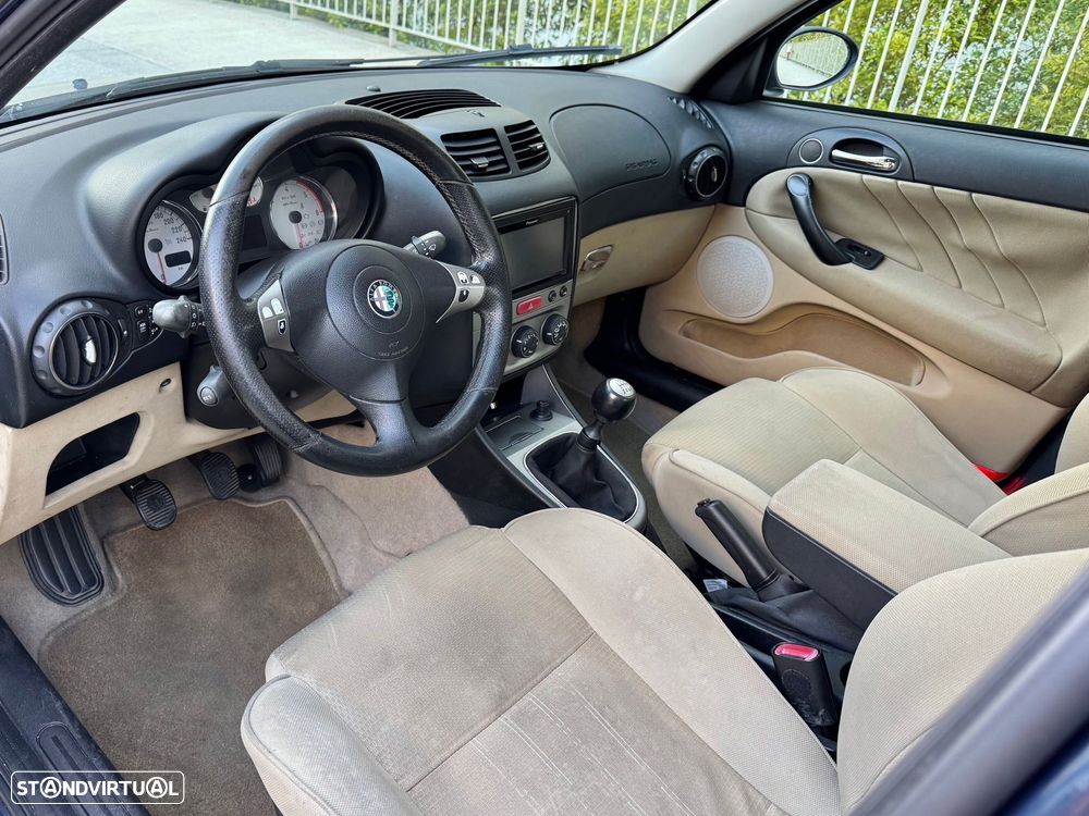 Alfa Romeo 147 1.9 JTD 16V Distinctive - 5