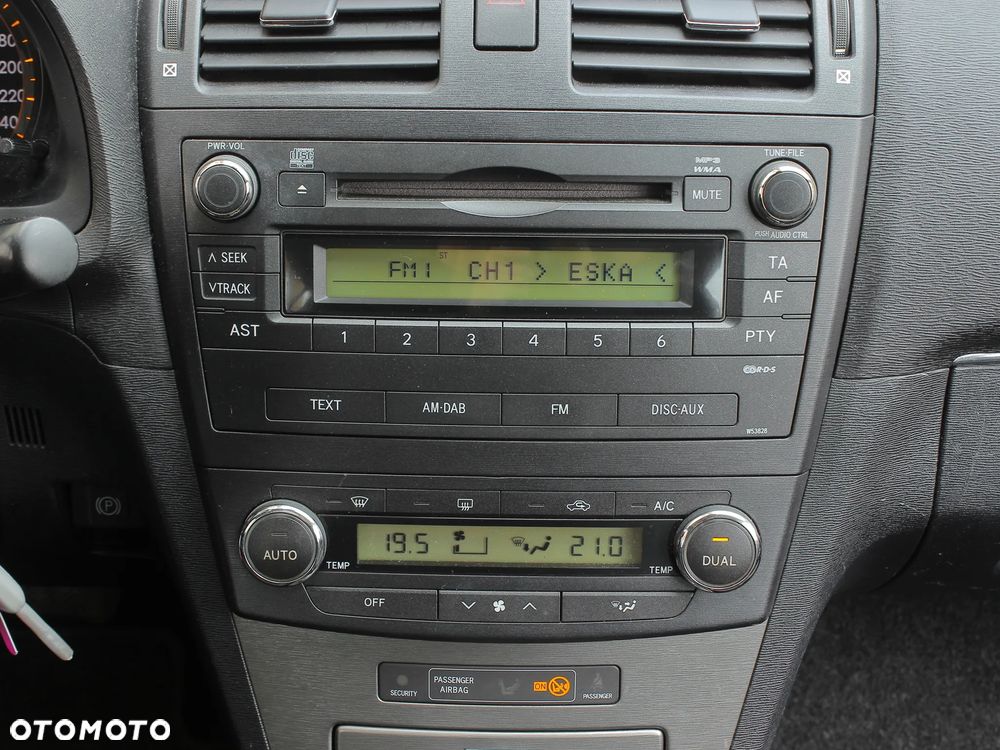 Toyota Avensis 1.8 Premium EU5 MS - 22